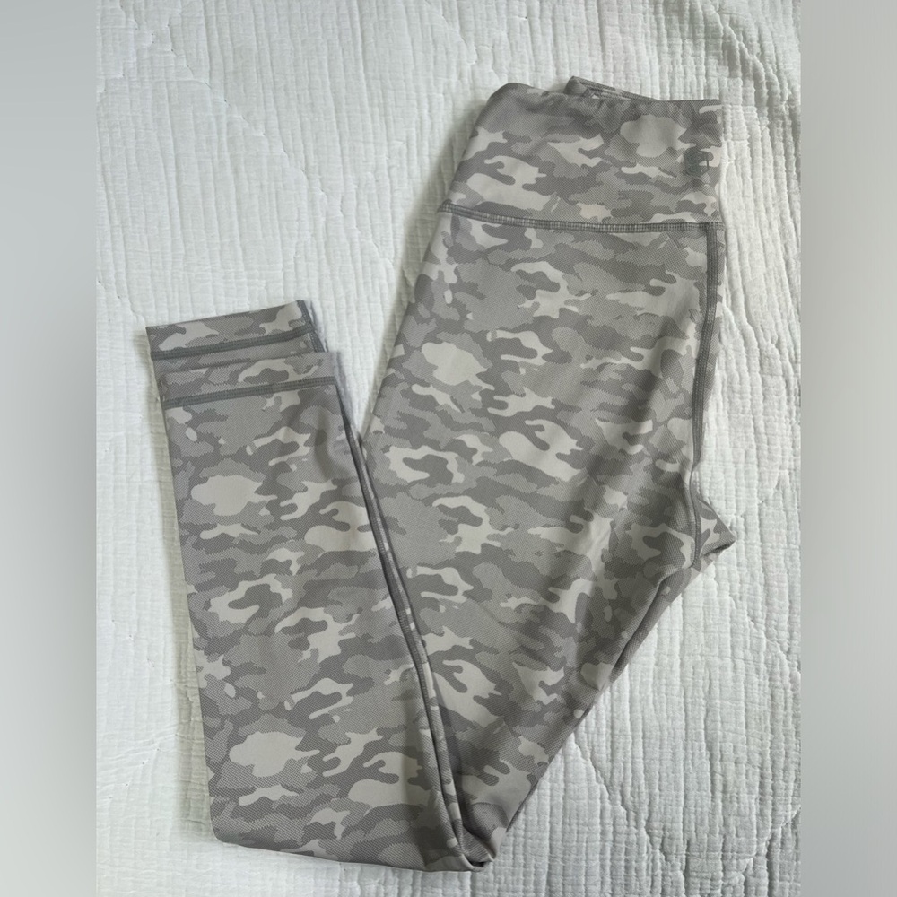 Born Primitive Avalanche Camo Leggings - Size Large